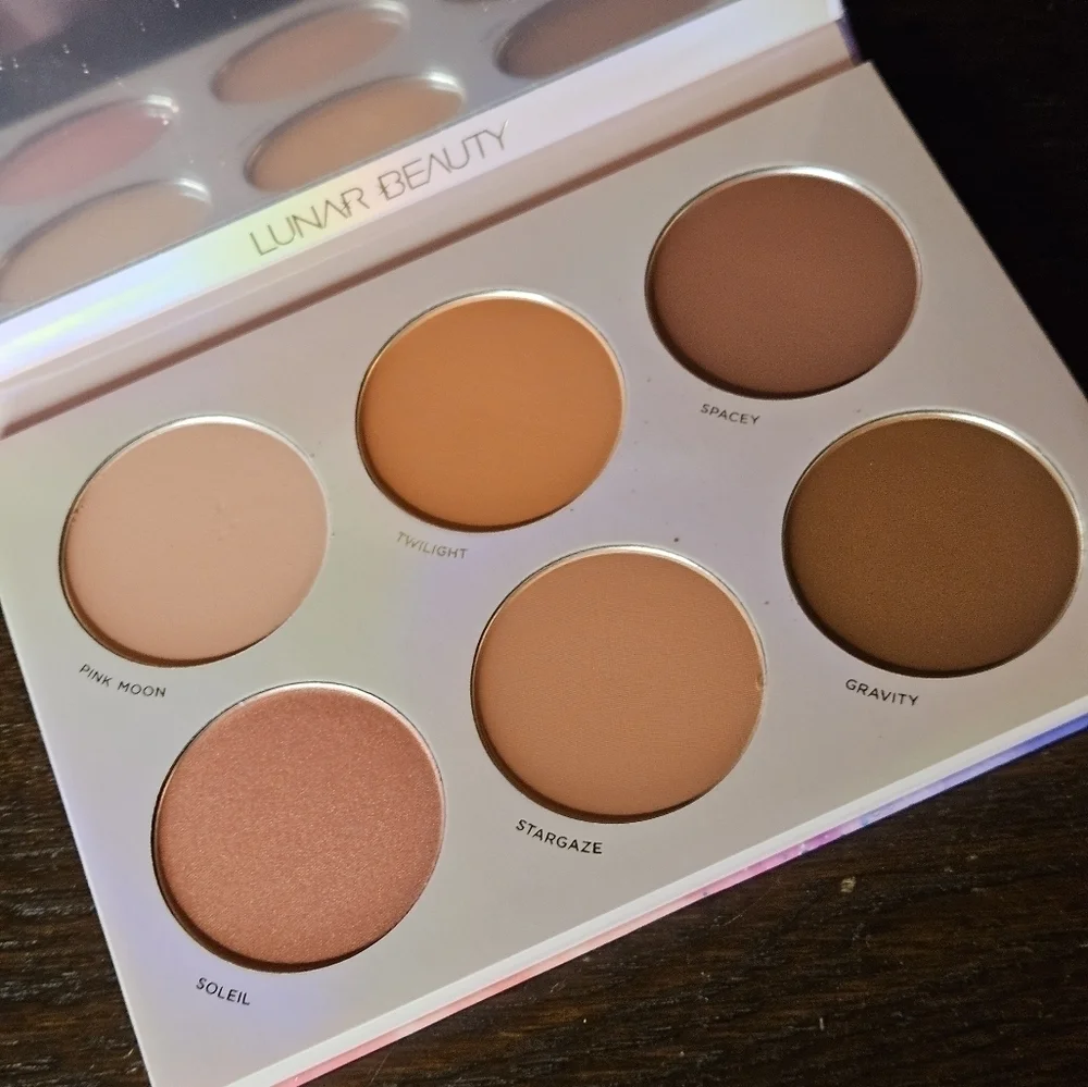 Lunar Beauty Moon prism blush cheek.